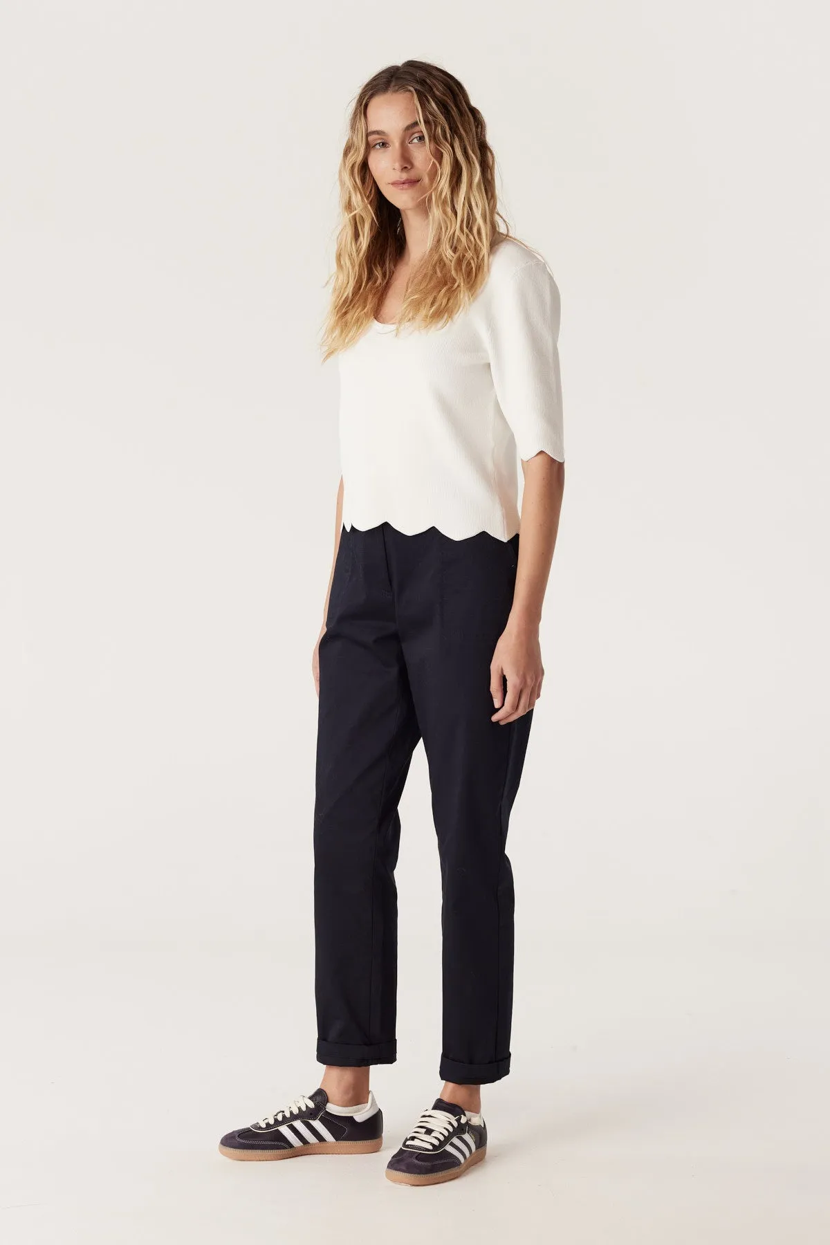 Crepe Scallop Top - White