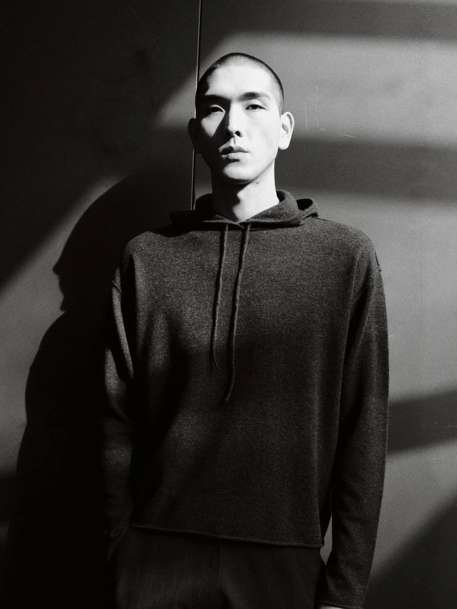 (EQUILIBRIUM) (UNISEX) ETHAN CASHMERE WOOL HOODIE KNIT (CHARCOAL)