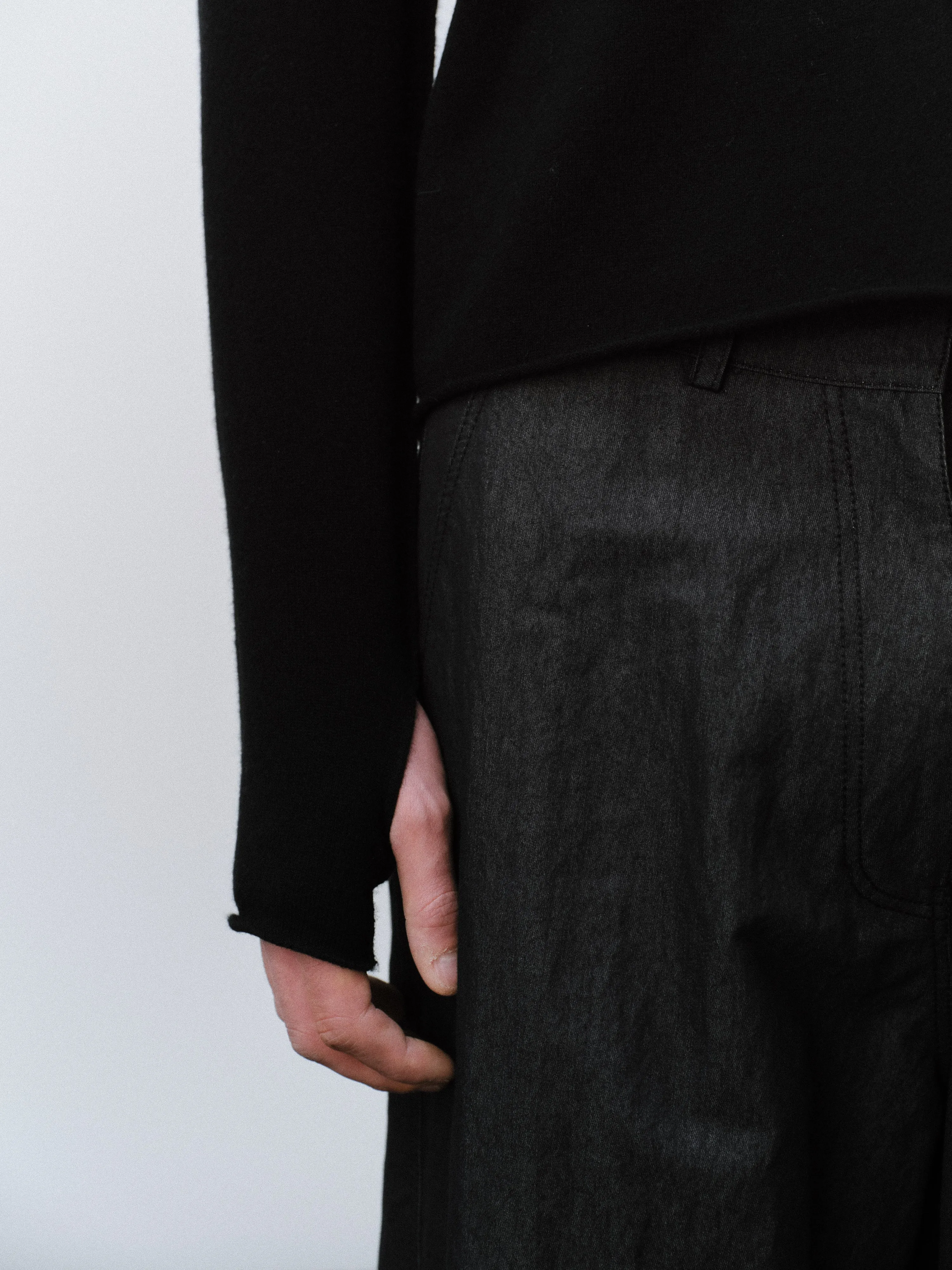 (EQUILIBRIUM) (UNISEX) ETHAN CASHMERE WOOL HOODIE KNIT (CHARCOAL)