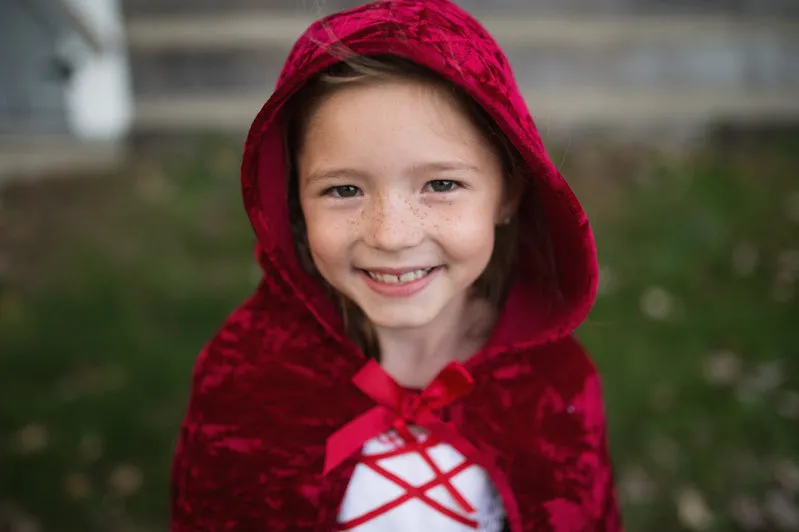 Little Red Riding Hood Cape by Great Pretenders Size 5-6 3yrs 