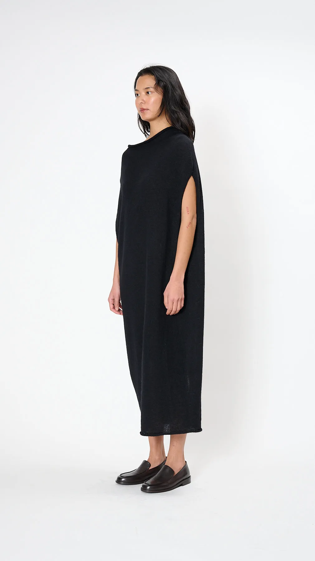 Shoulder Dress in Black