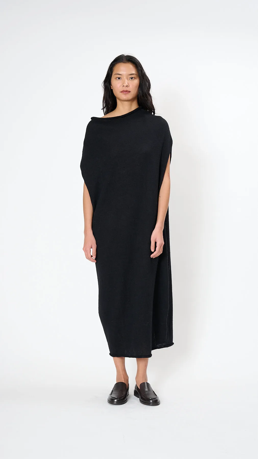 Shoulder Dress in Black
