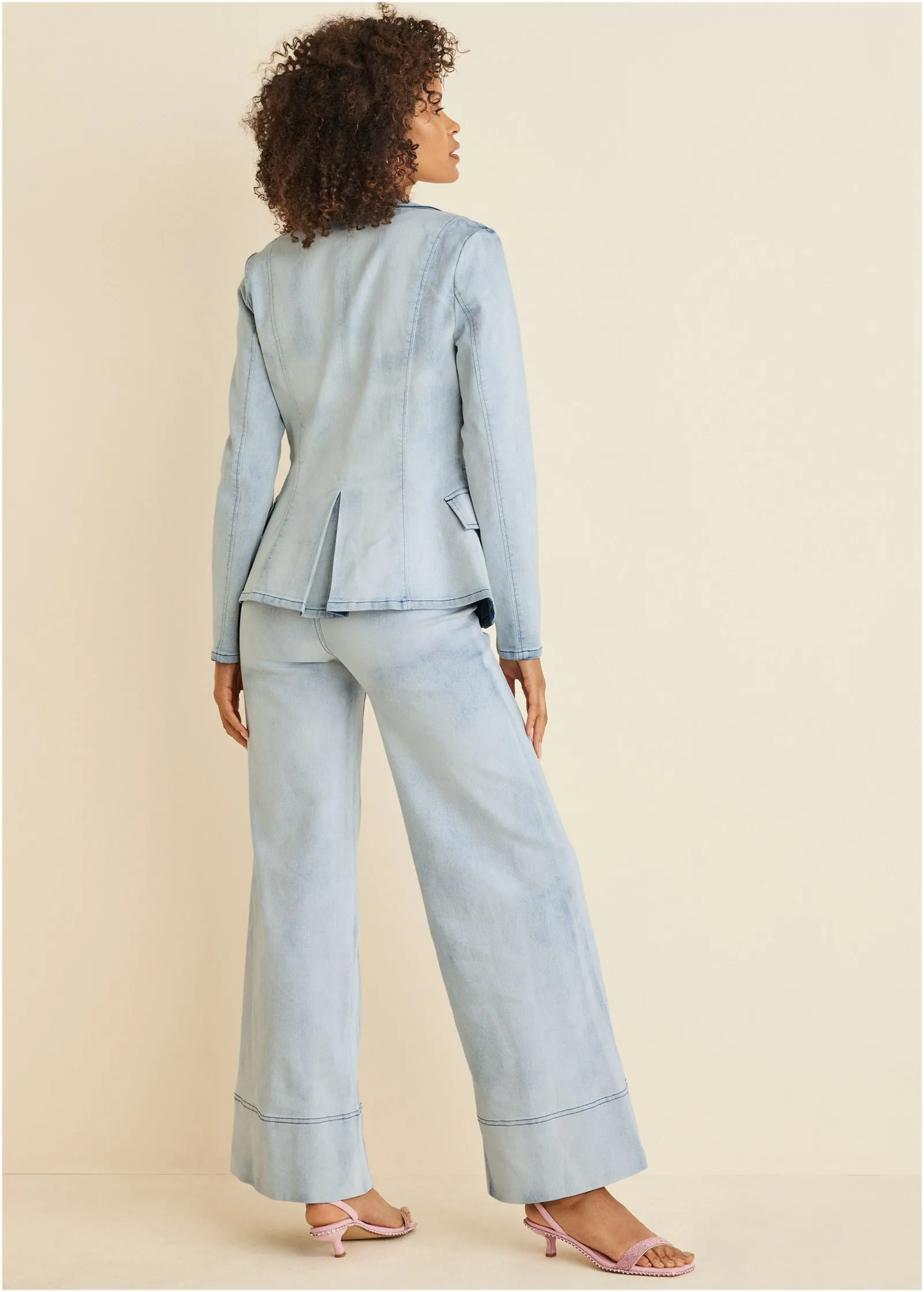 Sweetheart Denim Blazer - Light Wash