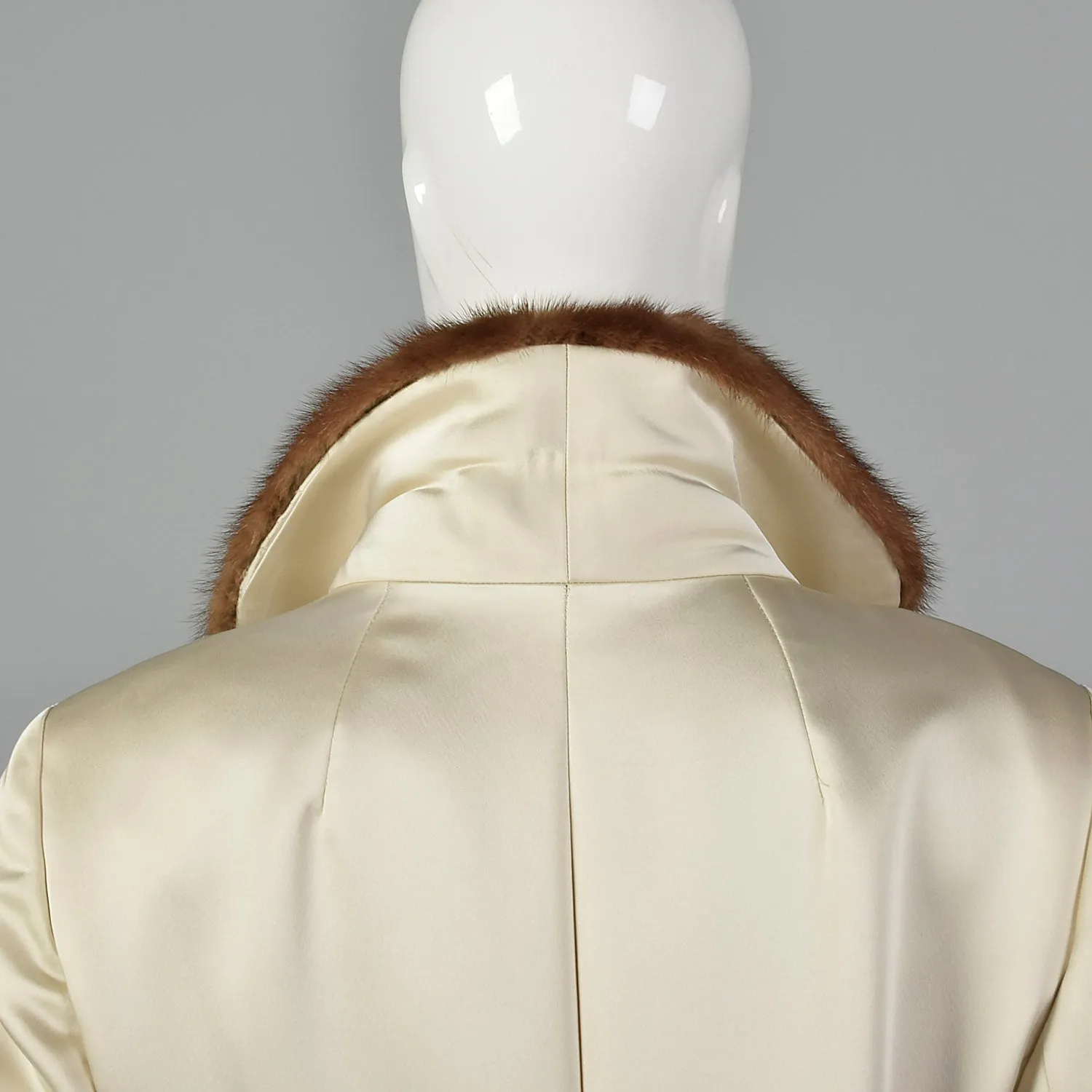 XS 1960s Ivory Opera Coat with Mink Collar
