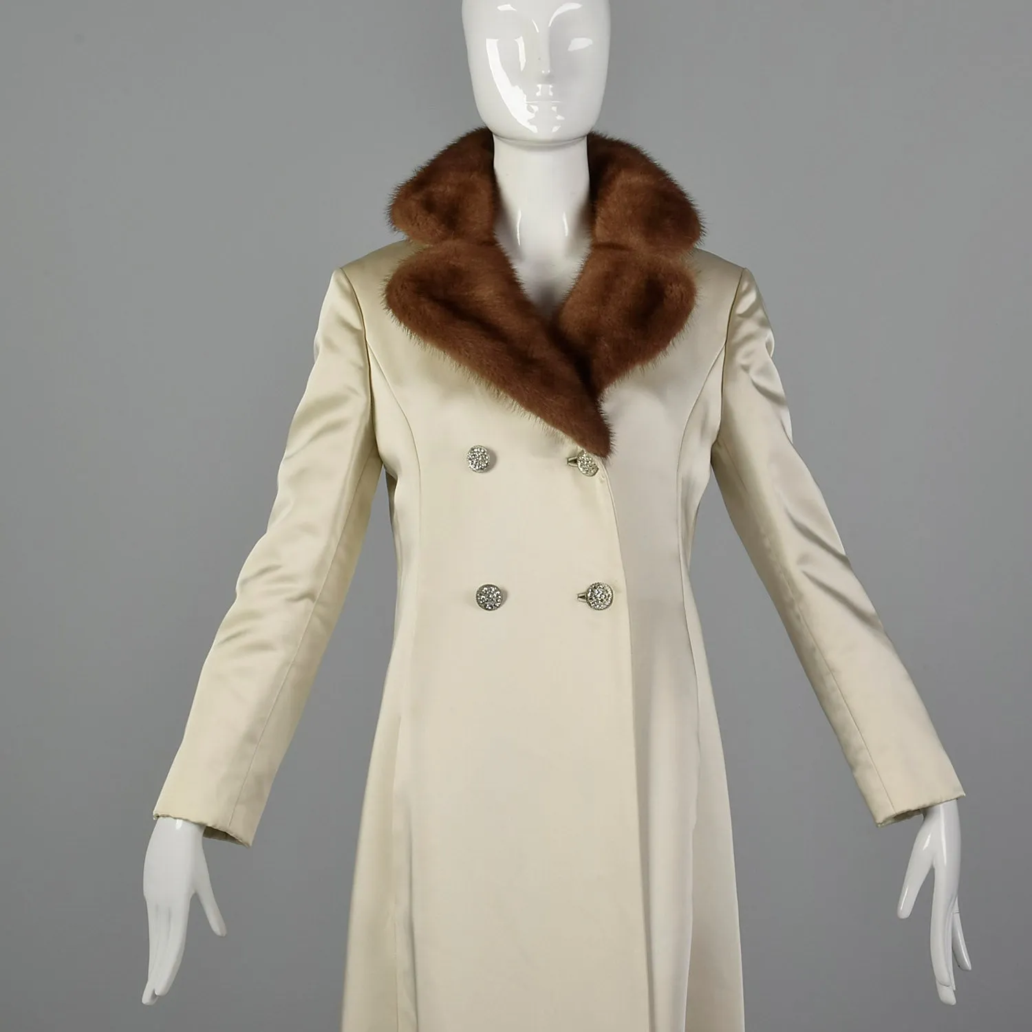 XS 1960s Ivory Opera Coat with Mink Collar